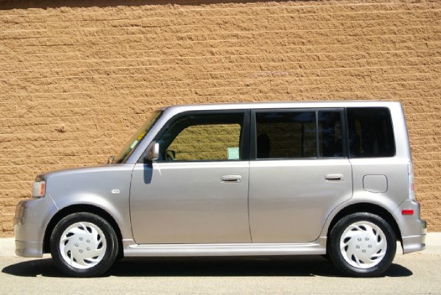 2006 Scion xB SW2