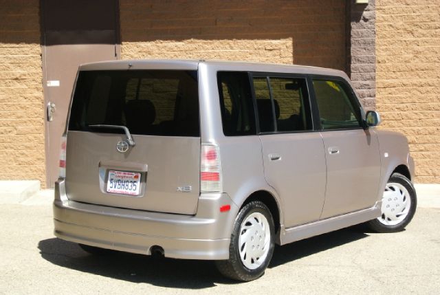 2006 Scion xB SW2