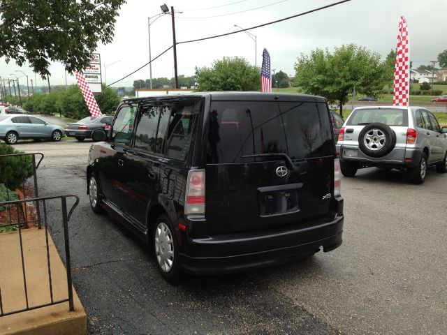 2006 Scion xB SW2