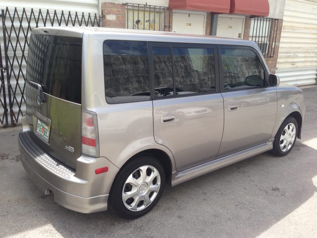 2006 Scion xB SW2