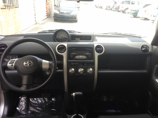 2006 Scion xB SW2