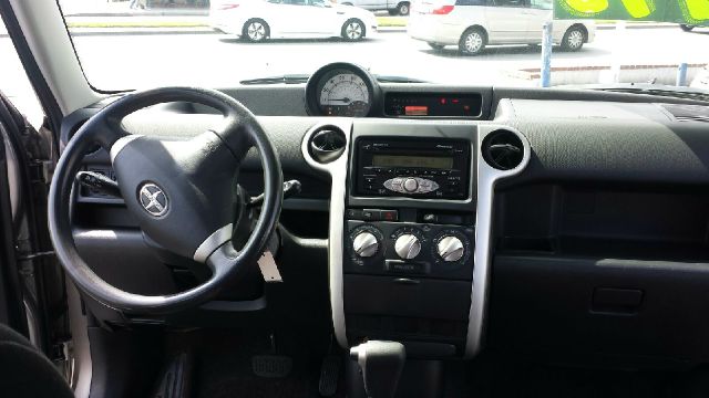 2006 Scion xB SW2