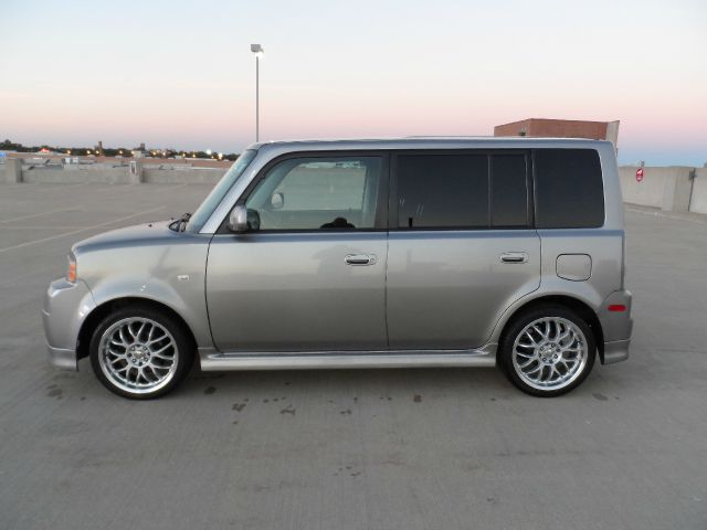 2006 Scion xB SW2