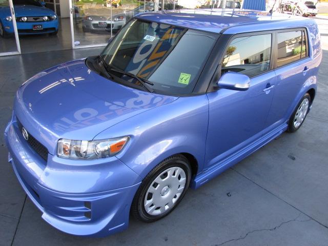 2010 Scion xB 4dr Sdn 300 Touring AWD Ltd Avail