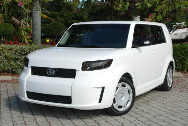 2010 Scion xB 1500 LS Ext. Cab Sportside