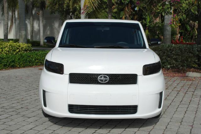 2010 Scion xB 1500 LS Ext. Cab Sportside