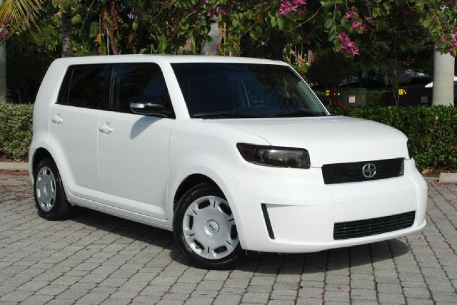 2010 Scion xB 1500 LS Ext. Cab Sportside