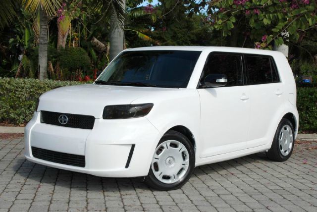 2010 Scion xB 1500 LS Ext. Cab Sportside