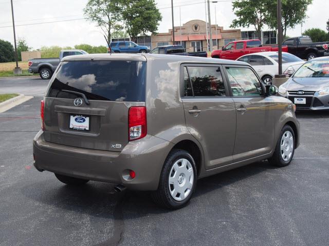 2012 Scion xB XLT Crewcab