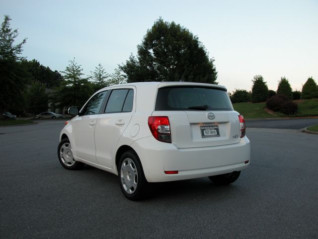2008 Scion xD 1500 LS Ext. Cab Sportside