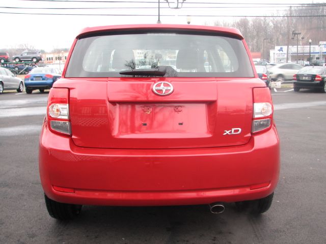 2009 Scion xD 4dr Sdn GLX V6 Auto