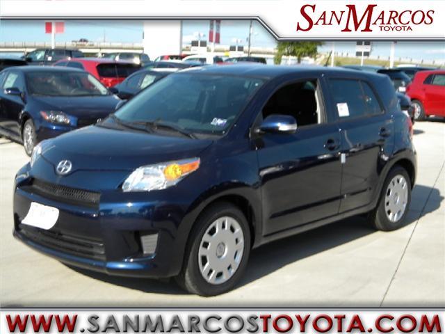 2010 Scion xD W/leather