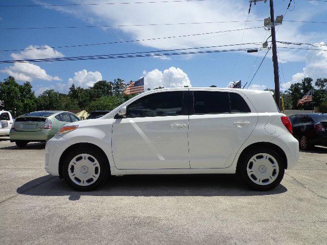 2010 Scion xD 4dr Sdn GLX V6 Auto