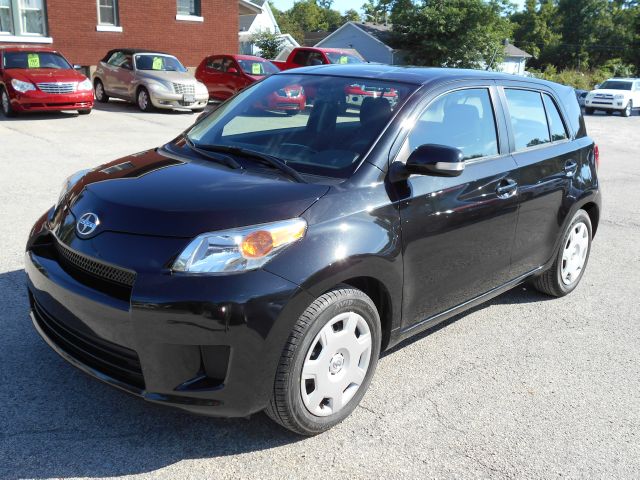 2010 Scion xD 4dr Sdn GLX V6 Auto