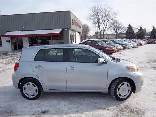 2010 Scion xD Limited 5dr 5-speed