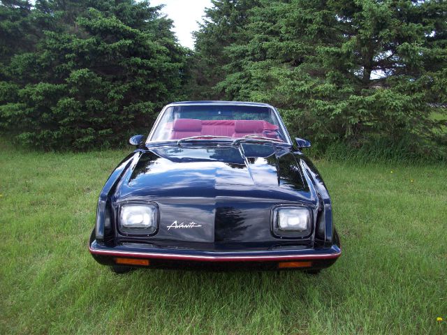 1988 Studebaker Avanti Base