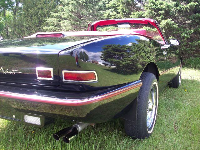 1988 Studebaker Avanti Base