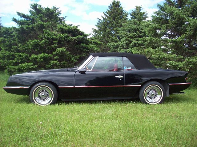 1988 Studebaker Avanti Base