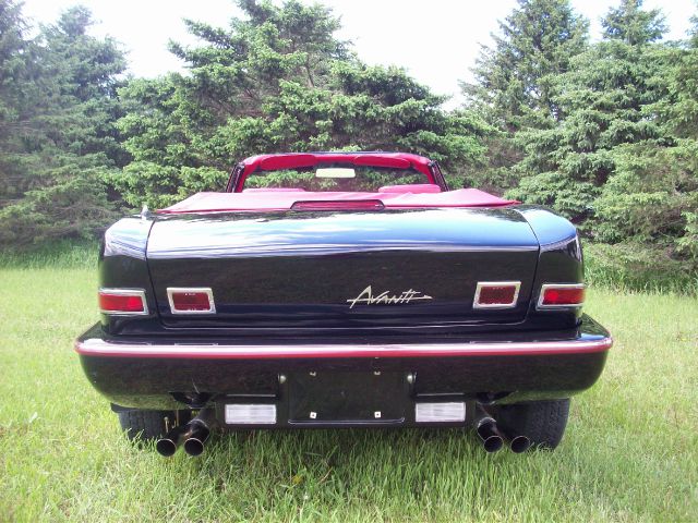1988 Studebaker Avanti Base