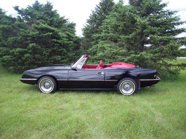 1988 Studebaker Avanti Base