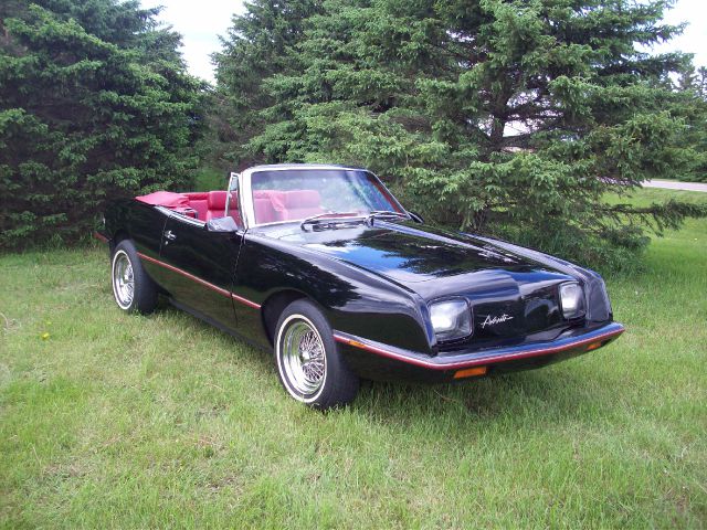 1988 Studebaker Avanti Base