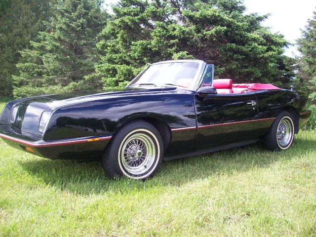 1988 Studebaker Avanti Base