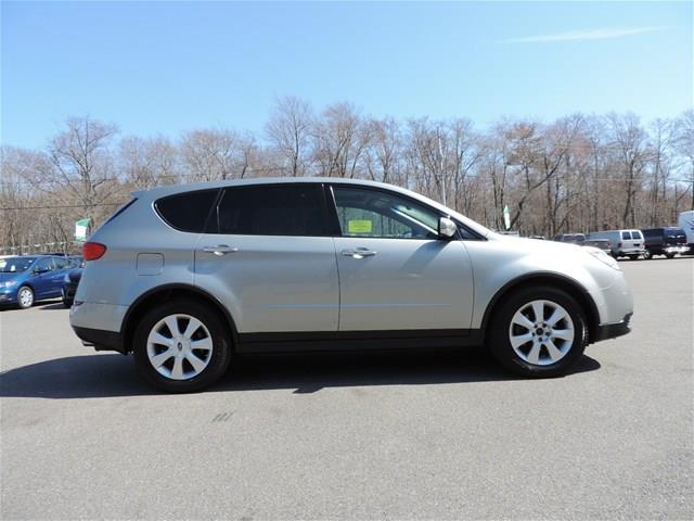 2006 Subaru B9 Tribeca 5d Hatchback