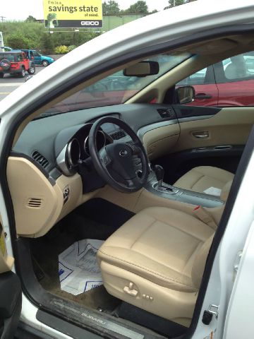 2007 Subaru B9 Tribeca 5d Hatchback