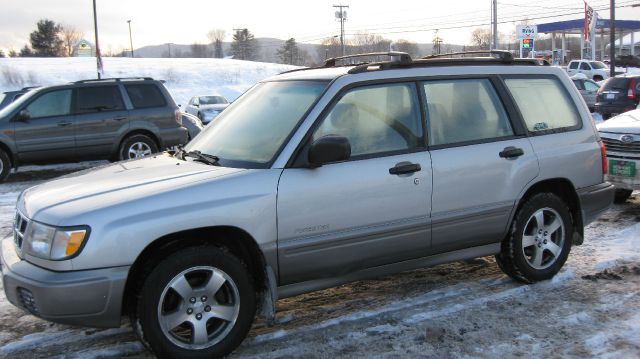 1999 Subaru Forester 4dr 126 WB 4WD XLT