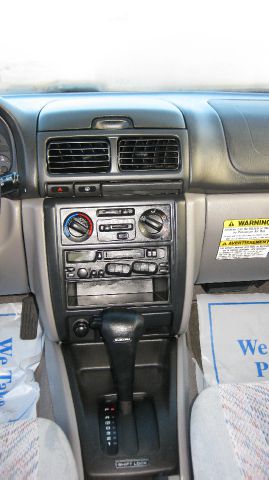 1999 Subaru Forester 4dr 126 WB 4WD XLT