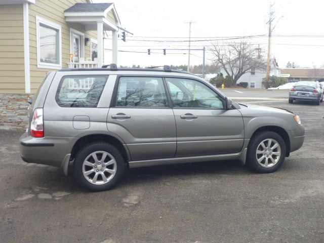 2006 Subaru Forester 2500hd 4x4 W/ Plow System