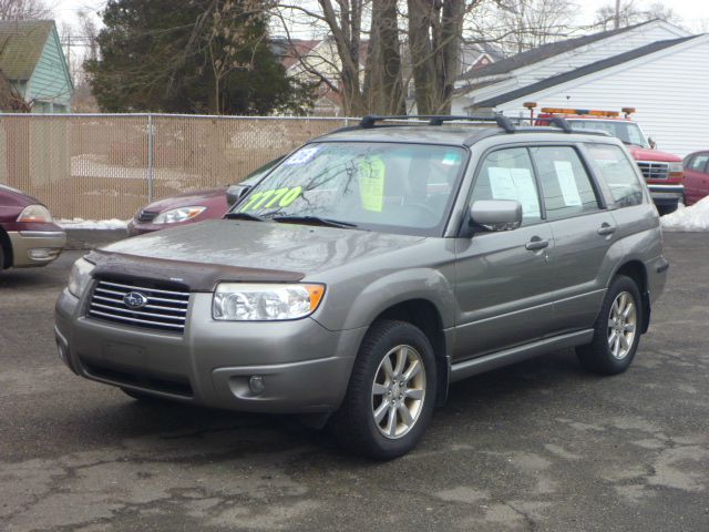 2006 Subaru Forester 2500hd 4x4 W/ Plow System