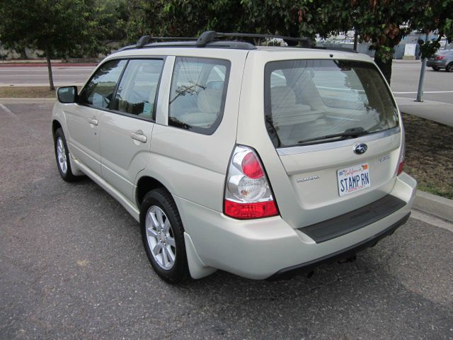 2006 Subaru Forester 2500hd 4x4 W/ Plow System