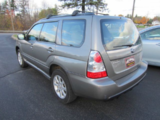 2006 Subaru Forester 2500hd 4x4 W/ Plow System
