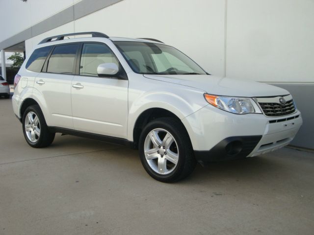 2010 Subaru Forester 2500hd 4x4 W/ Plow System