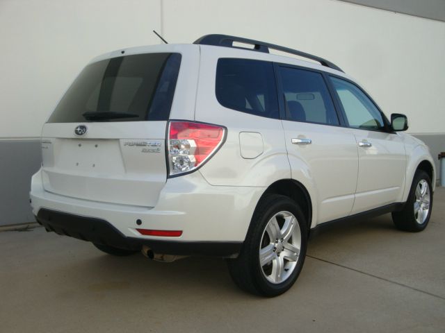 2010 Subaru Forester 2500hd 4x4 W/ Plow System