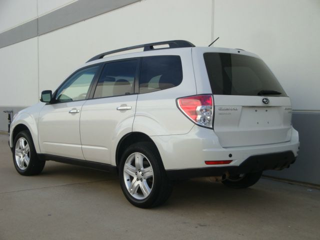 2010 Subaru Forester 2500hd 4x4 W/ Plow System