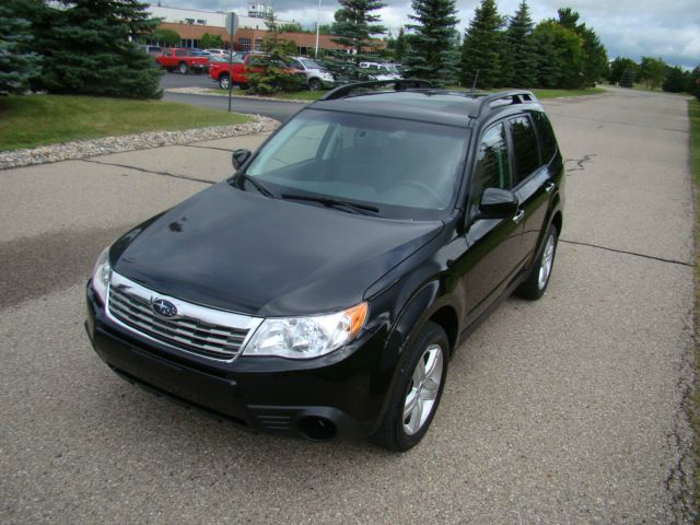 2010 Subaru Forester 2500hd 4x4 W/ Plow System