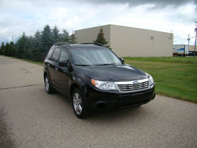 2010 Subaru Forester 2500hd 4x4 W/ Plow System