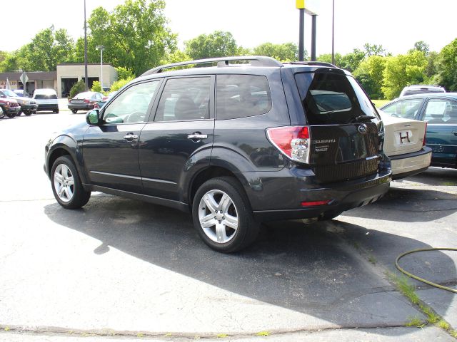 2010 Subaru Forester 2500hd 4x4 W/ Plow System