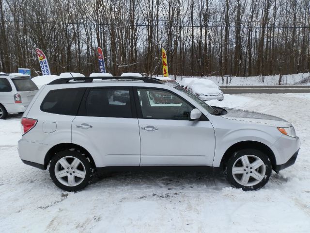 2010 Subaru Forester 2500hd 4x4 W/ Plow System