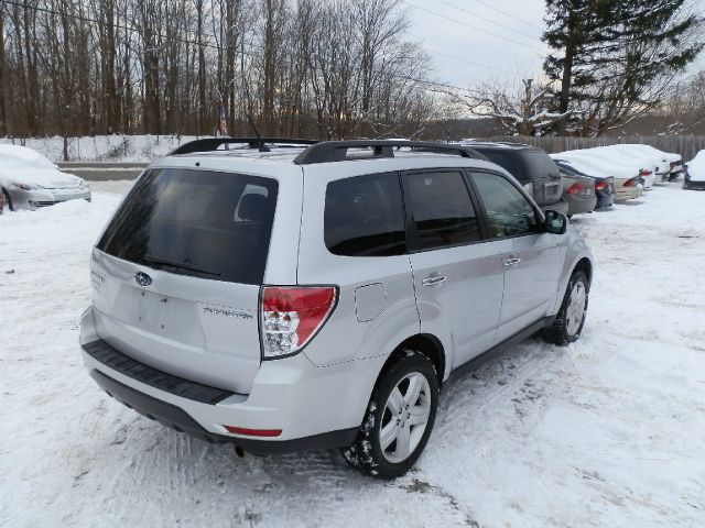 2010 Subaru Forester 2500hd 4x4 W/ Plow System