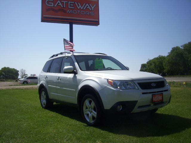 2010 Subaru Forester Ford F250 FX4 Lariat