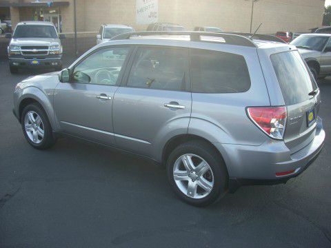 2010 Subaru Forester 2500hd 4x4 W/ Plow System