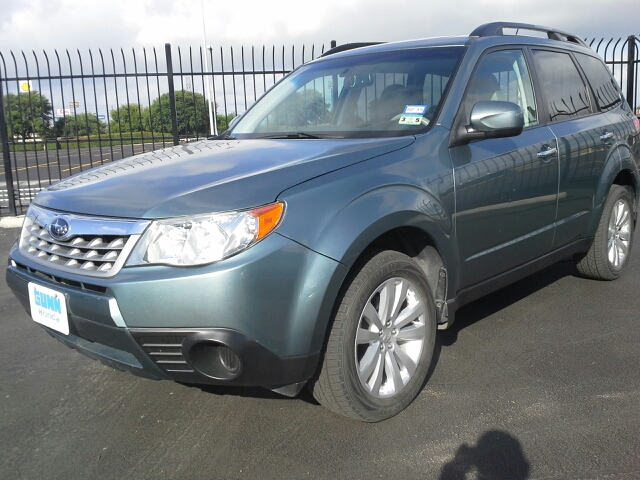 2011 Subaru Forester 2500hd 4x4 W/ Plow System