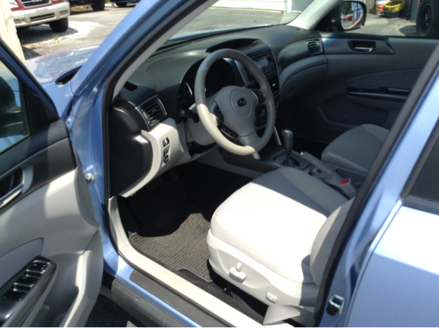2011 Subaru Forester 2dr 2.5L PZEV