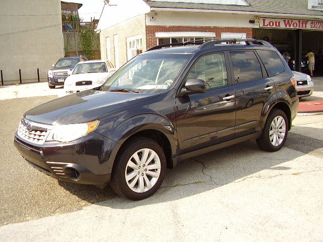 2012 Subaru Forester 2500hd 4x4 W/ Plow System