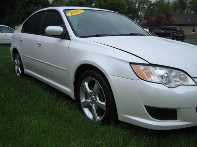 2009 Subaru Legacy Crew Cab Amarillo 4X4