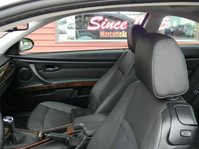 2009 Subaru Legacy LTZ 4X4 (marshalltown)