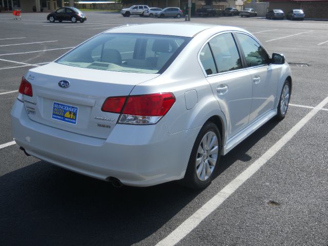 2010 Subaru Legacy LTZ 4X4 (marshalltown)